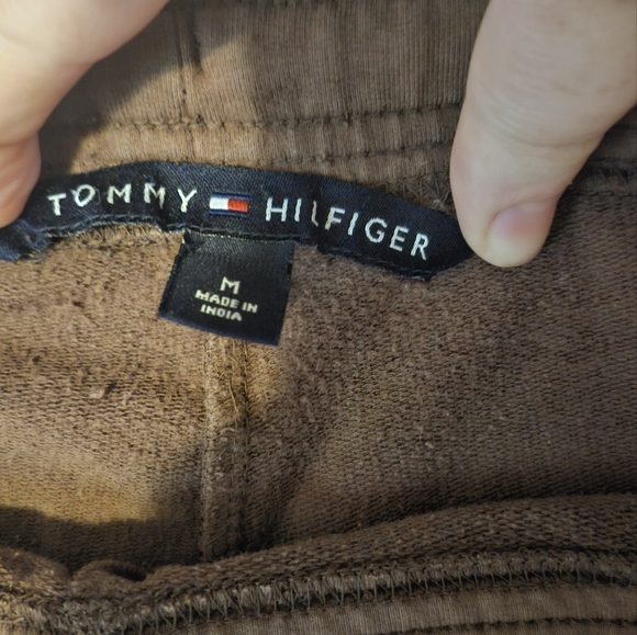 M Tommy Hillfiger Capri Sweat Pants with drww string on hem - Picture 4 of 4